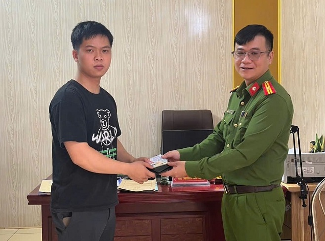  Phân trại tạm giam Nam Sách: Nhân dân trân trọng nghĩa cử đẹp, kịp thời trao trả tài sản cho người đánh rơi